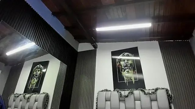 Caitlyn-Joness_ on StripChat