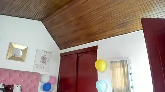 CelessteRedds on StripChat 