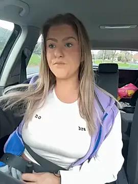 Charleigh_xx — Top OFF (.) (.)