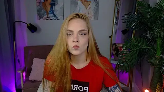 cherrie_sherry on StripChat