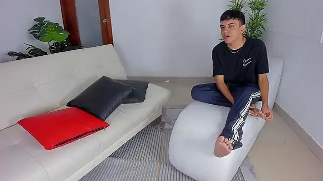 Crazy_nigth01 on StripChat