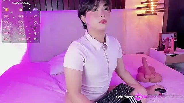 Creamy_Angelo on StripChat