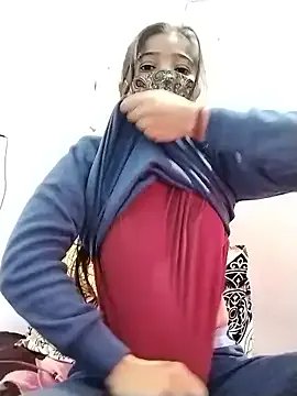 Cute-Naavya on StripChat