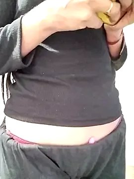 Cute-Naavya on StripChat