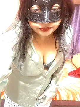 Cute-richa1 on StripChat