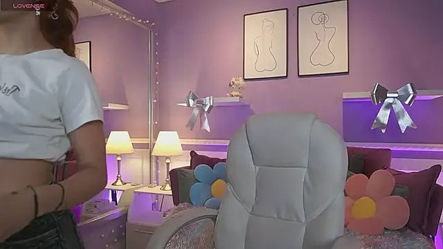 DahliaGrey on StripChat