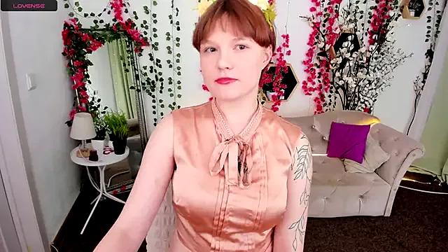 DreamyLuna — seduce with juicy thighs