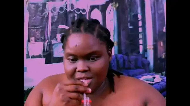 EbonyHotBuns on StripChat