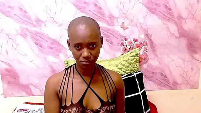 EbonyOlive69 on StripChat