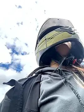 EemaHaruki on StripChat 