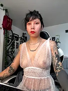 EemaHaruki on StripChat 