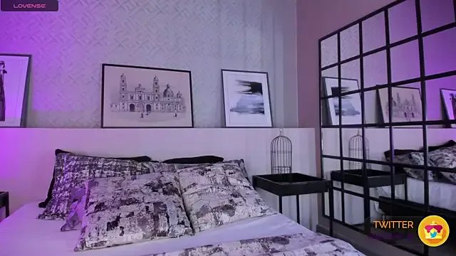 ElleDiane on StripChat 