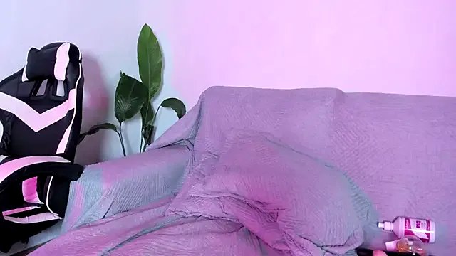 Elli_Chique on StripChat 