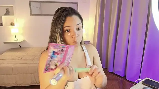 elli_snow1 on StripChat 