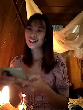 Em_xinh01 on StripChat