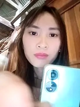 Em_xinh01 on StripChat