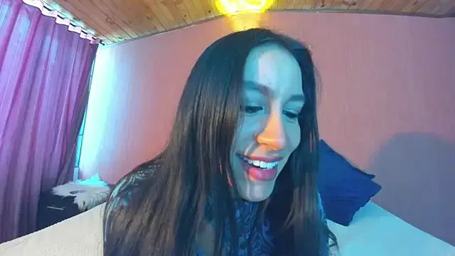 EmiGomez_ on StripChat