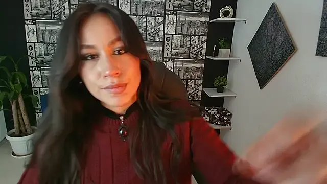 EmiGomez_ on StripChat