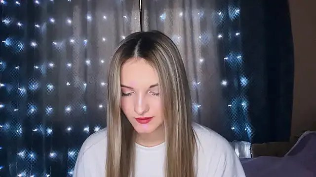 EmllyLighty on StripChat