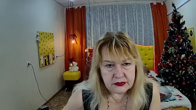 EmmaEllison on StripChat