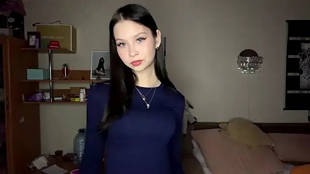 EmmaJonse on StripChat 