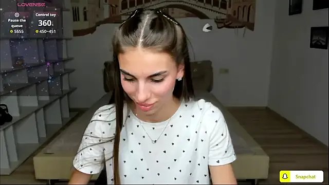 EmmyGreans on StripChat