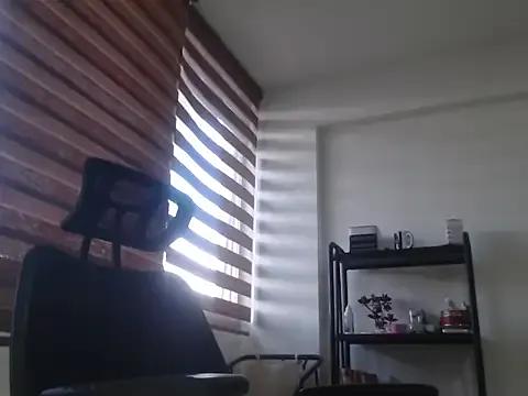 ERIKA-THEDOLL — SQUIRTS AND FUCK ME ASS!!!