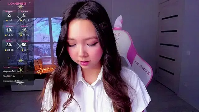 Fluffy_Rose on StripChat 