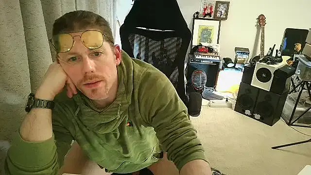 God_Of_ThundeRR on StripChat