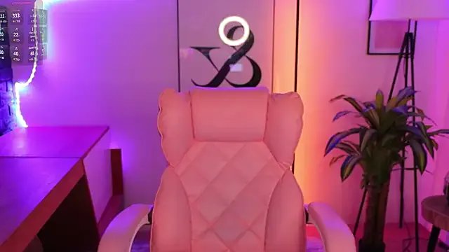 Hailey_Green on StripChat