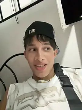 Handsome_boys69 on StripChat