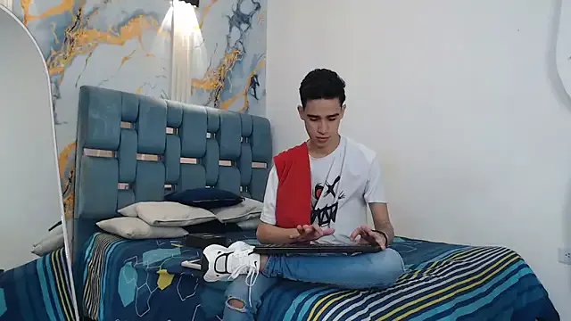 HEART_OF_MILAMBER — Freechat on StripChat