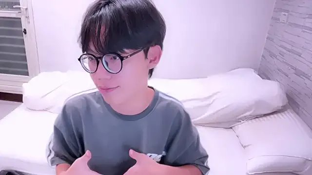 hihi0169 on StripChat 