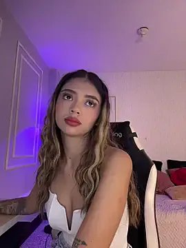 HoneyMollyX — Freechat on StripChat