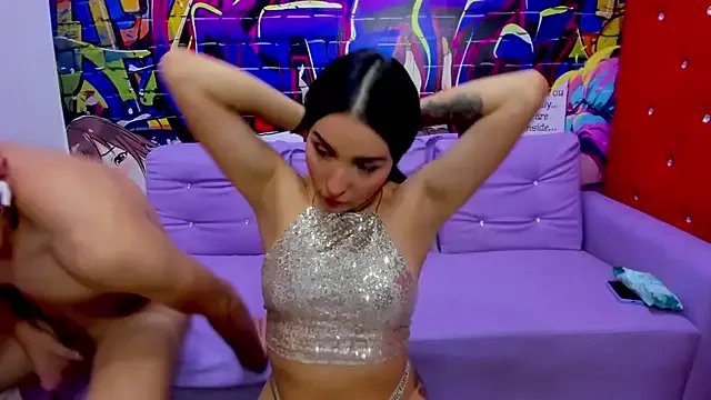 hot-threesome — DEEPTHROAT HARD AND DEEP AND REMOVE BRA