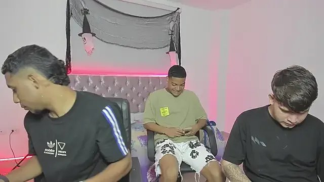 isaac_master77 on StripChat