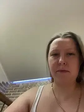 ISSexy — show tits