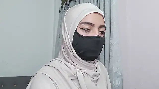 jade_nassar on StripChat