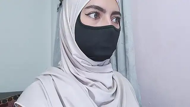 jade_nassar on StripChat