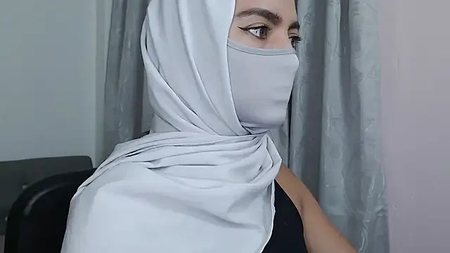 jade_nassar on StripChat