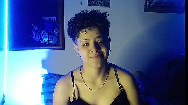 Jade_Rayden on StripChat