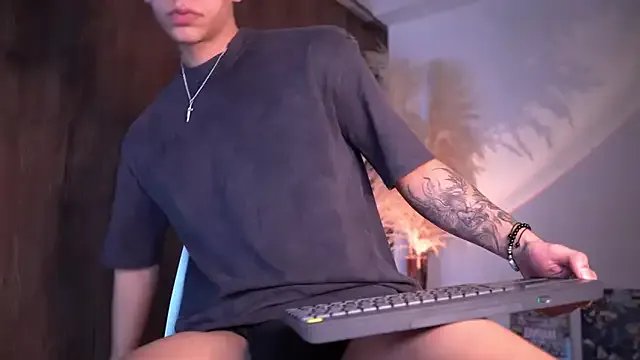 Josep_Davies on StripChat