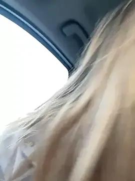 justmilaa — SQUIRT AT THE MIDDLE STORE+BIG LT