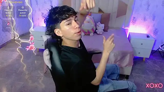 kaelwolf_tay on StripChat