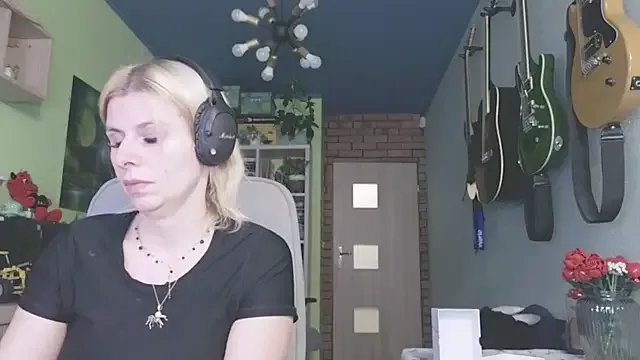 karmija on StripChat