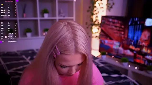 KaryTasch — passionately lick my fingers