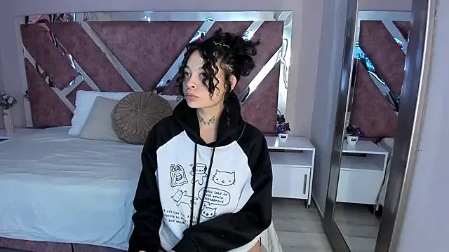 KatherineGomez on StripChat