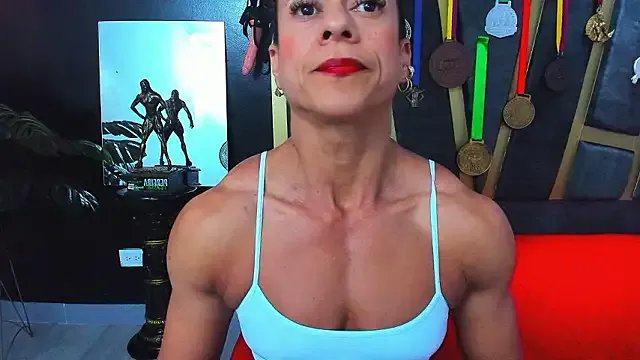 Khloe_Rossich — Play with my bigclit , SQUIRT FOR YOU