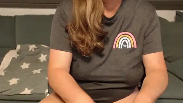 KimMitchelli on StripChat 