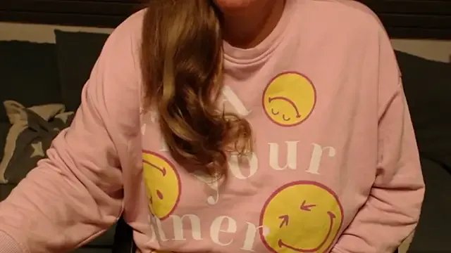 KimMitchelli on StripChat 